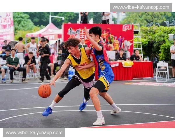 巅峰对决,不负热爱!湖人vs勇士直播:在勒布朗与库里的时代残影中,见证最后的英雄主义